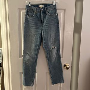 Madewell Perfect Vintage jeans size 25. Only wore them a couple of times!